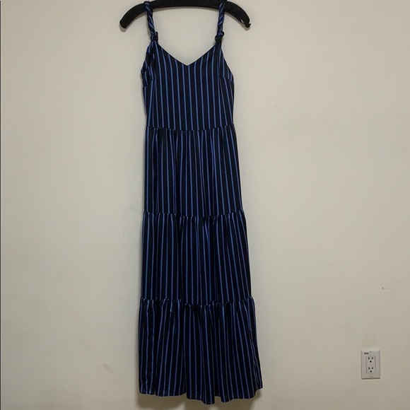 Banana Republic knotted striped maxi dress - Picture 5 of 11